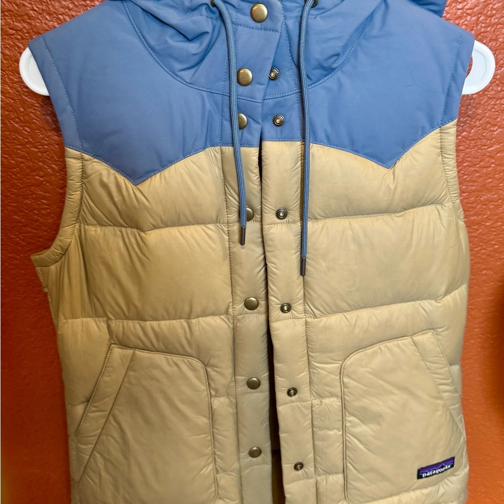 Patagonia Blue and Tan Hooded Puffer Vest